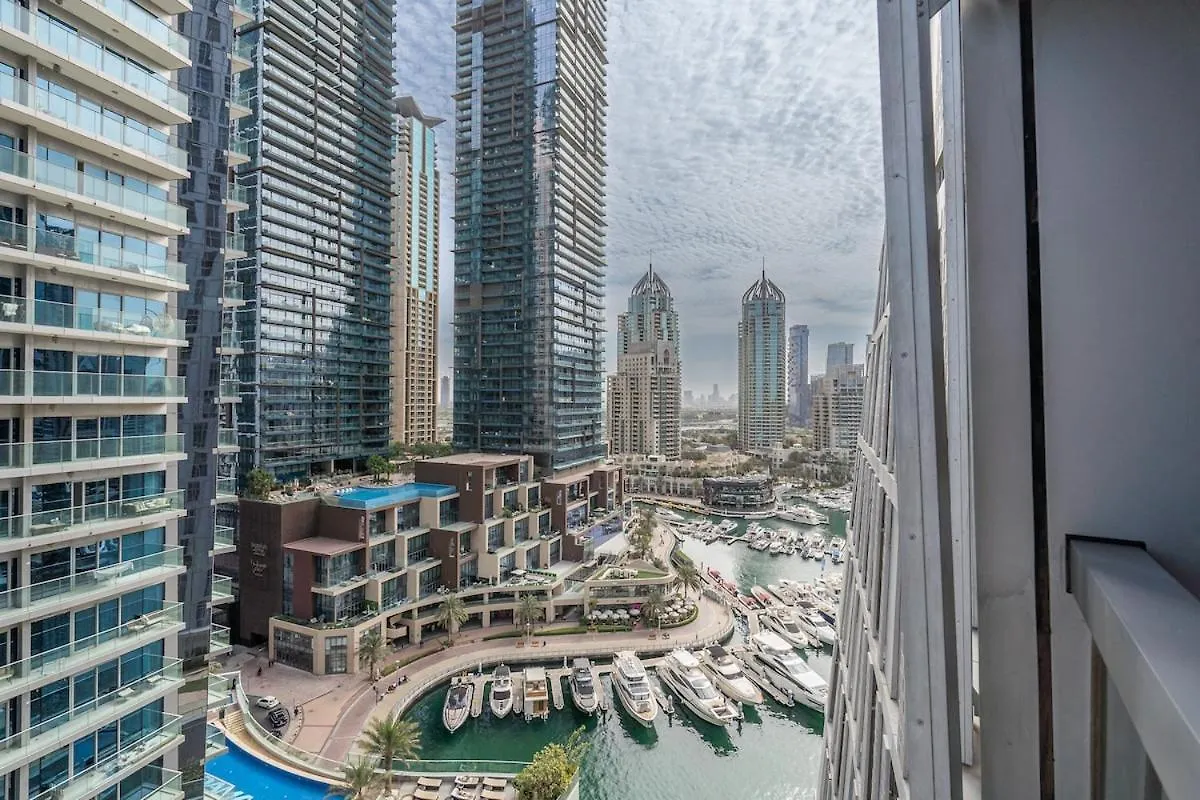 Elegant 2Brs On Vibrant Dubai Marina Walk Apartment