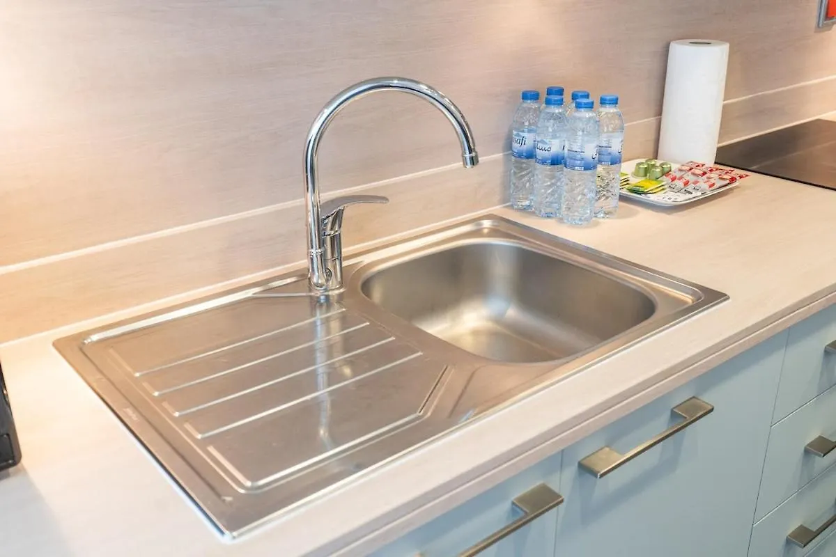 Elegant 2Brs On Vibrant Dubai Marina Walk Apartment