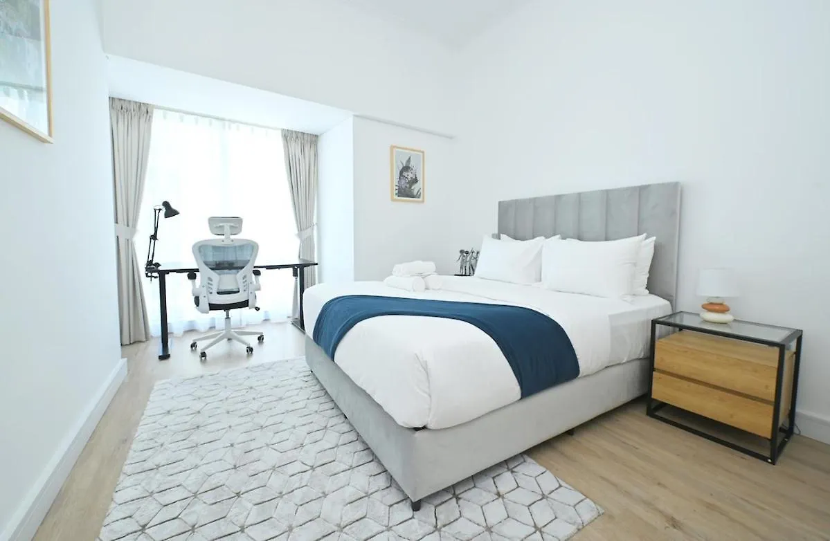 Elegant 2Brs On Vibrant Dubai Marina Walk Apartment