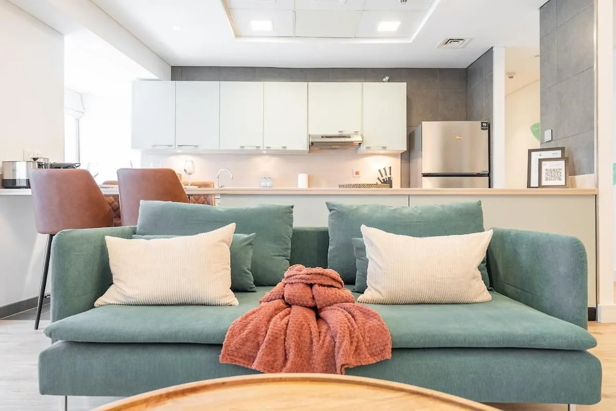 Elegant 2Brs On Vibrant Dubai Marina Walk Apartment